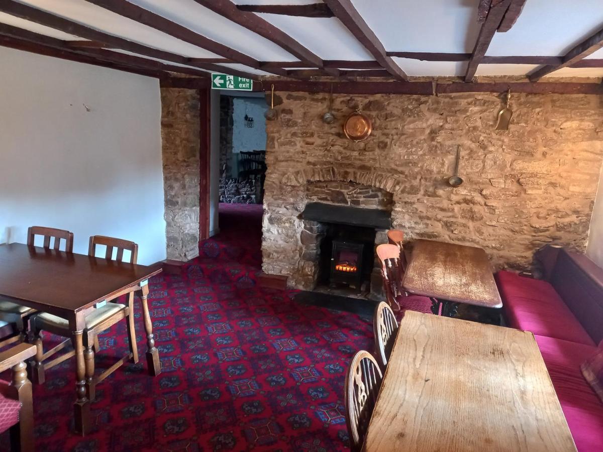 The Crown Inn Wentnor Екстериор снимка