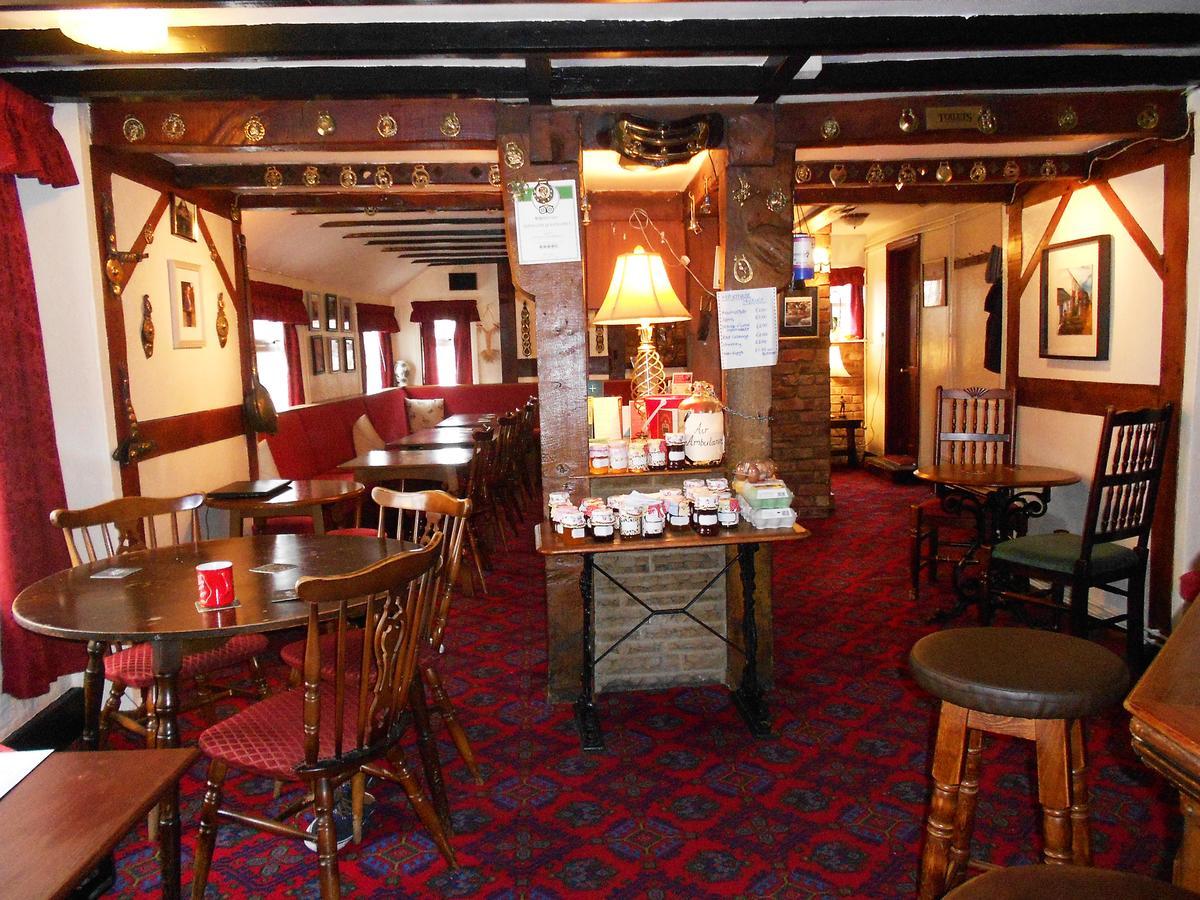 The Crown Inn Wentnor Екстериор снимка